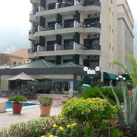 Holiday Suites Hotel & Beach Resort Jounieh Esterno foto