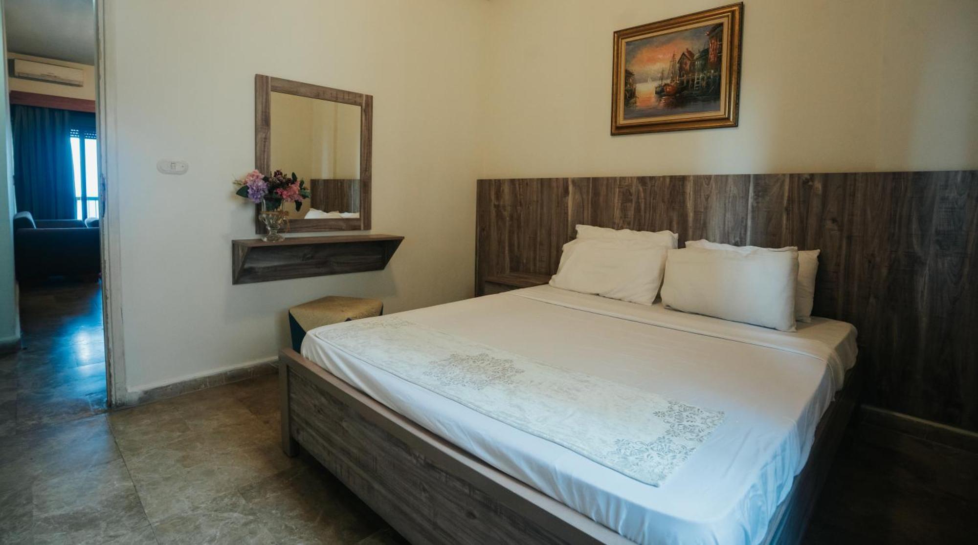 Holiday Suites Hotel & Beach Resort Jounieh Esterno foto