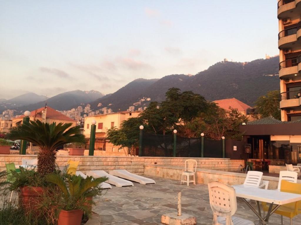 Holiday Suites Hotel & Beach Resort Jounieh Esterno foto
