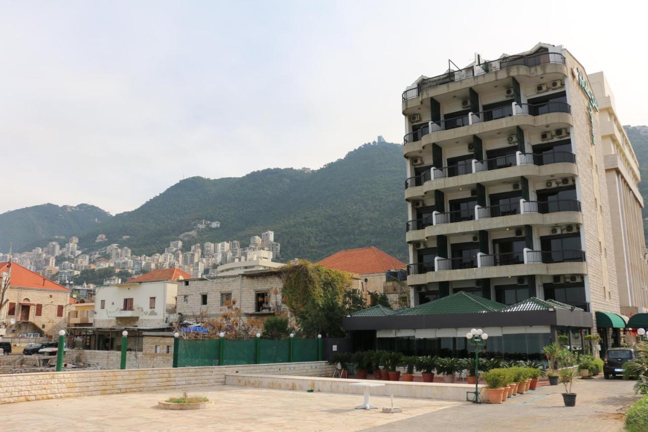 Holiday Suites Hotel & Beach Resort Jounieh Esterno foto