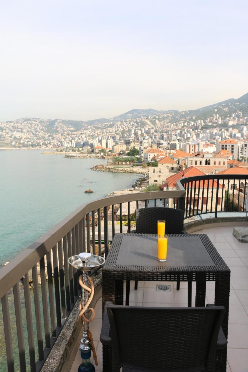 Holiday Suites Hotel & Beach Resort Jounieh Esterno foto