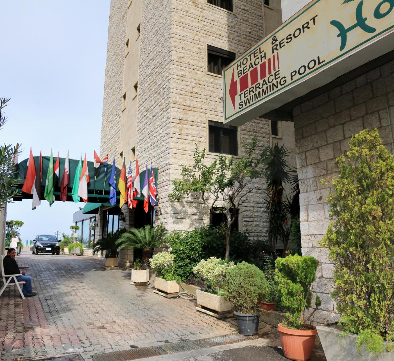 Holiday Suites Hotel & Beach Resort Jounieh Esterno foto